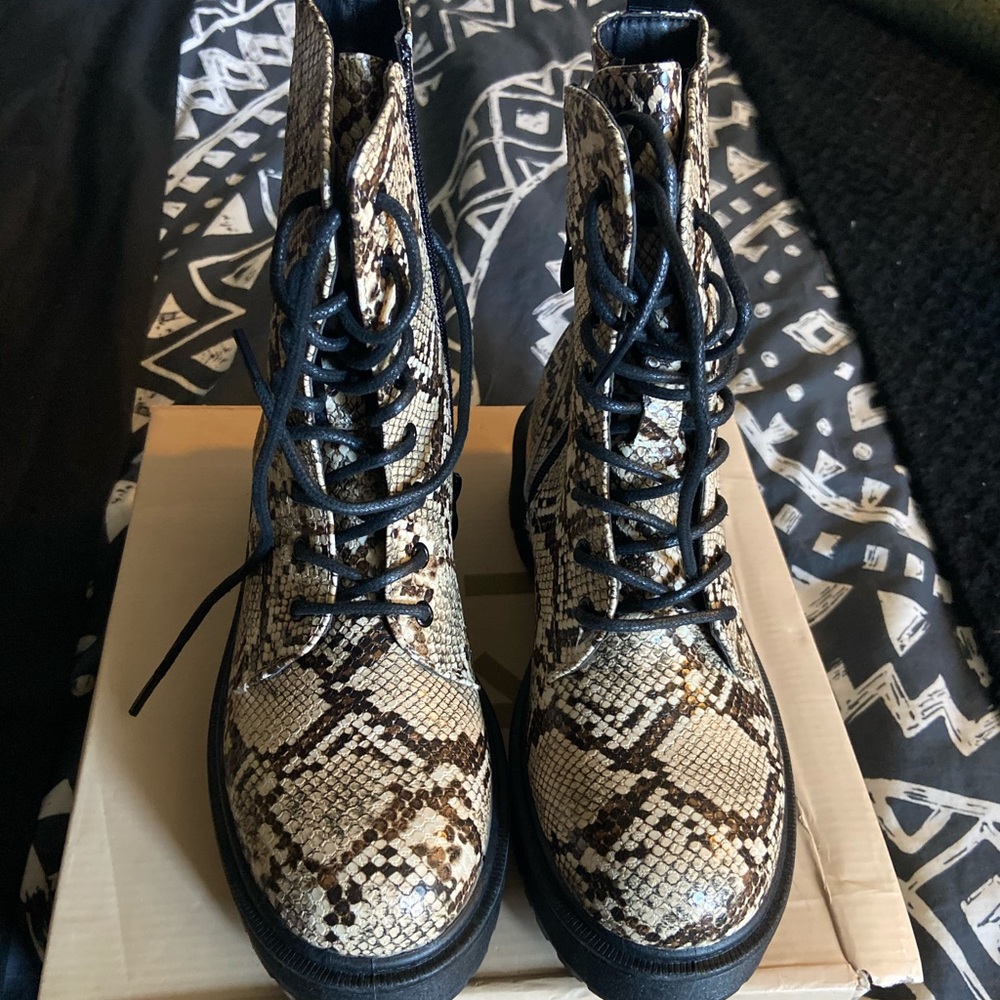 Yoki Combat Boot